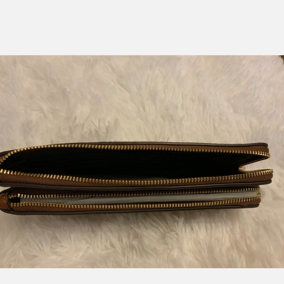 Coach Redwood/Brown Leather Wristlet with Dual Zippers - Picture 2 of 3
